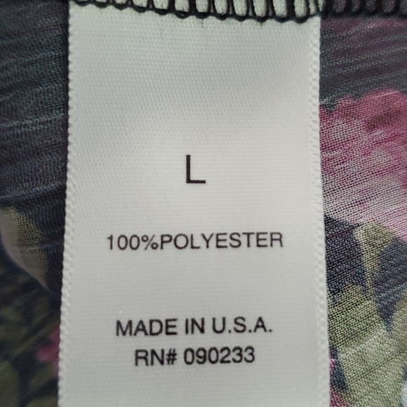 SOLD Kirra Sheer Tie Front Floral V Neck Button Front Short Flutter Sleeve Top - Picture 7 of 9